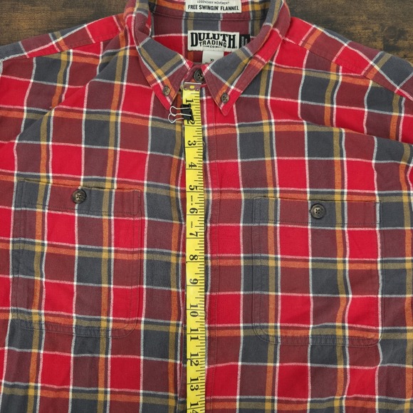 Duluth Trading Men's Free Swingin Flannel Relaxed Red Gray‎ Plaid Size XL - Picture 7 of 8